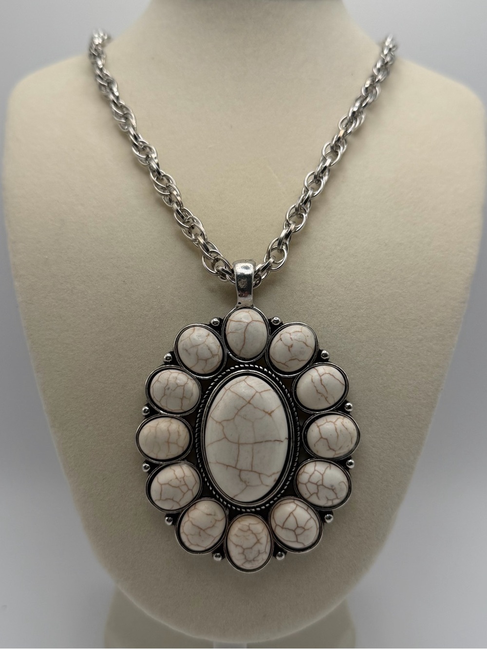 White Howlite Style Stone Statement Pendant Necklace Silver Tone Boho Jewelry